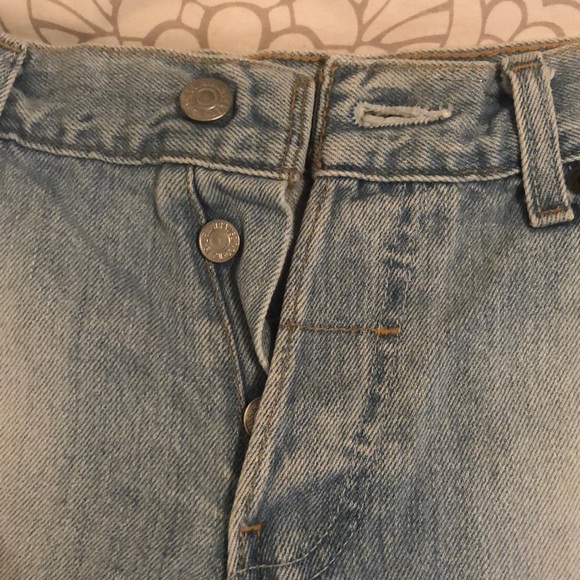 Levi’s Jean shorts - Picture 2 of 3